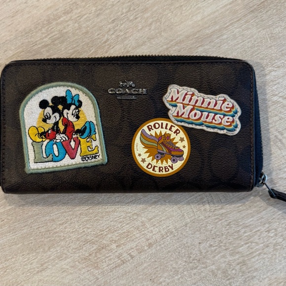 Brand New Authentic Disney x Coach Leather Wallet - Picture 1 of 5